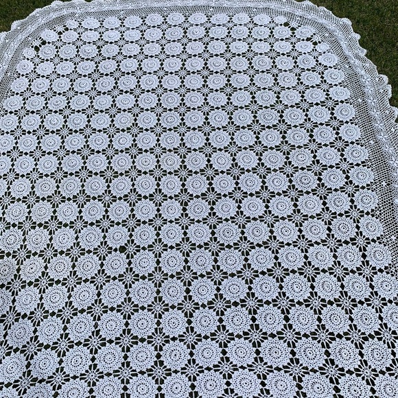 Bedspread - Picture 5 of 9